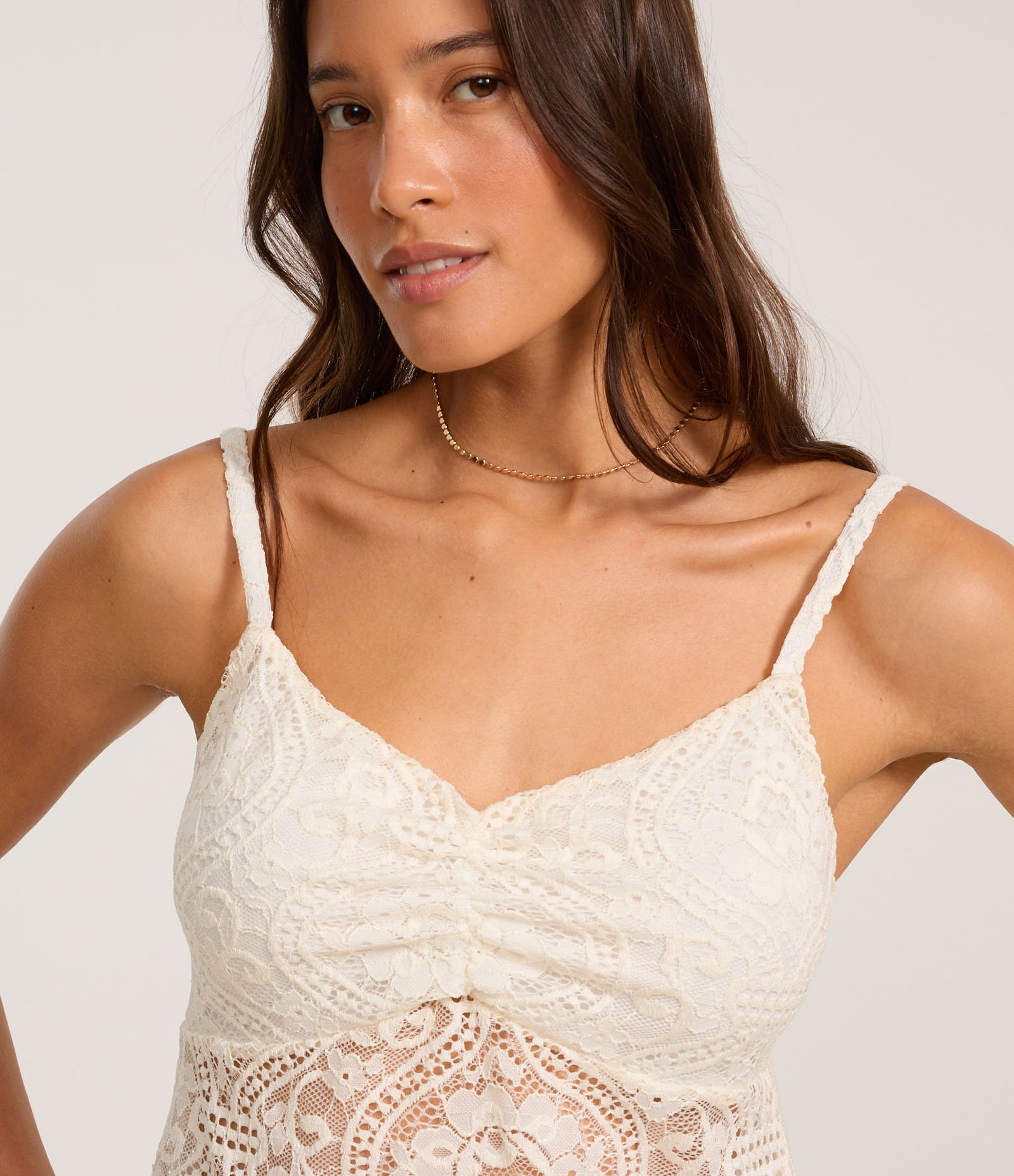 Blusa em Renda Floral com Franzido no Busto Branco 3