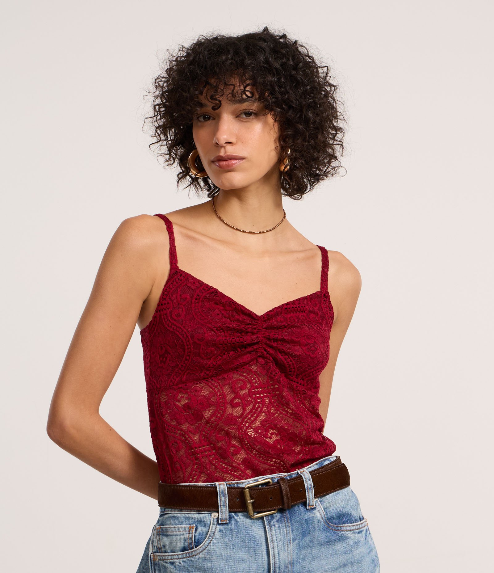 Blusa em Renda Floral com Franzido no Busto Bordô 1