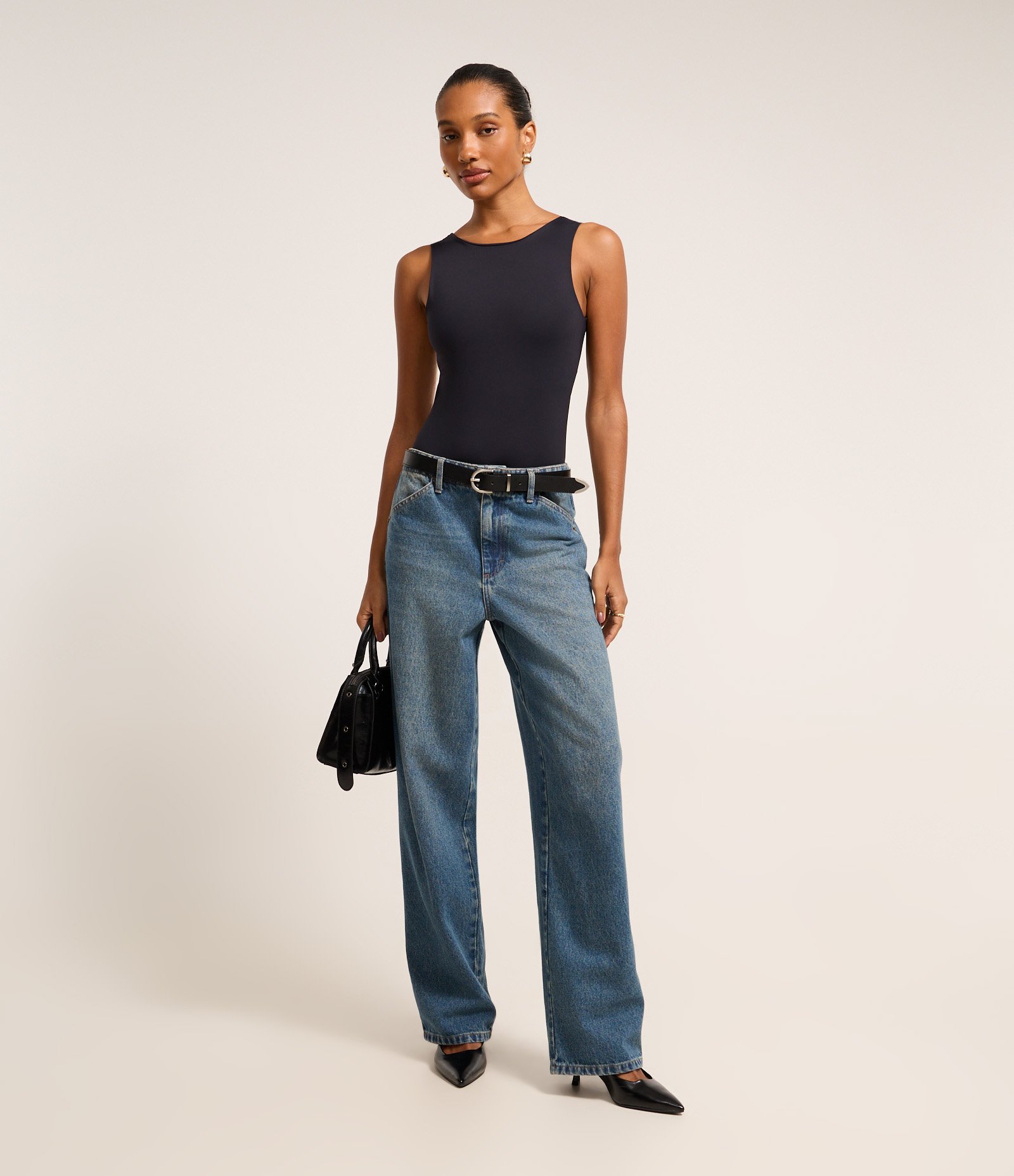 Body em Helanca Hot Pants com Decote nas Costas Preto 2