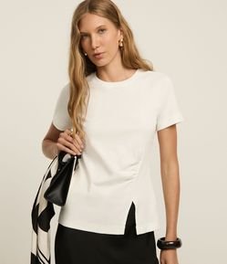 Blusa em Algodão com Fenda e Recorte Franzido na Barra