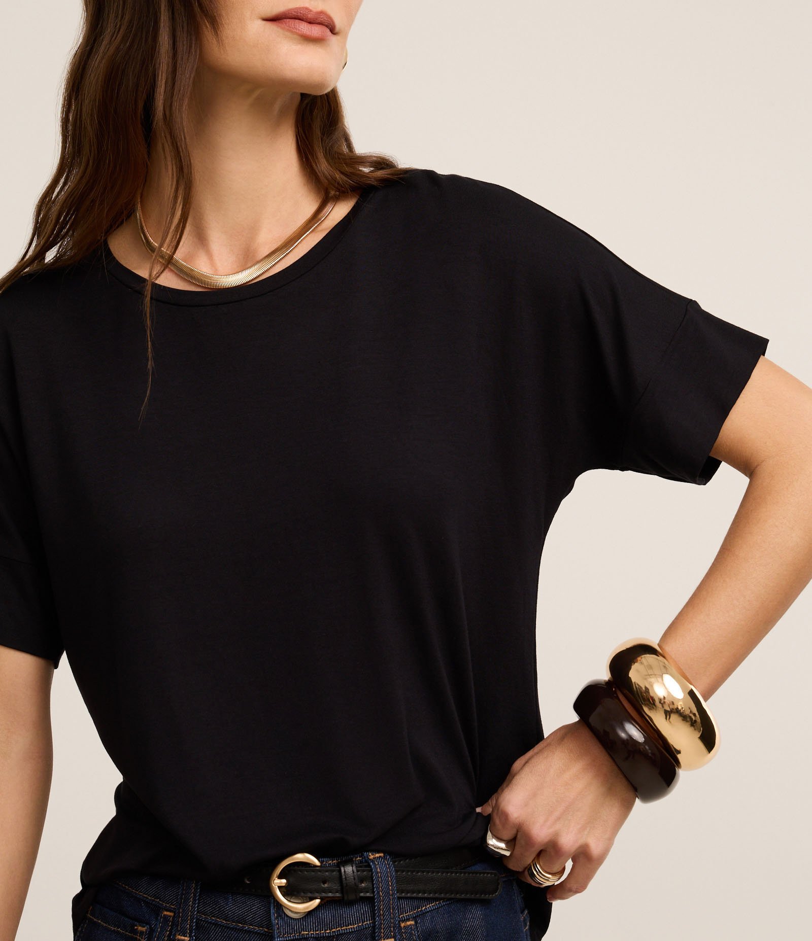 Blusa Sem Cava em Viscose com Gola Redonda Preto 3