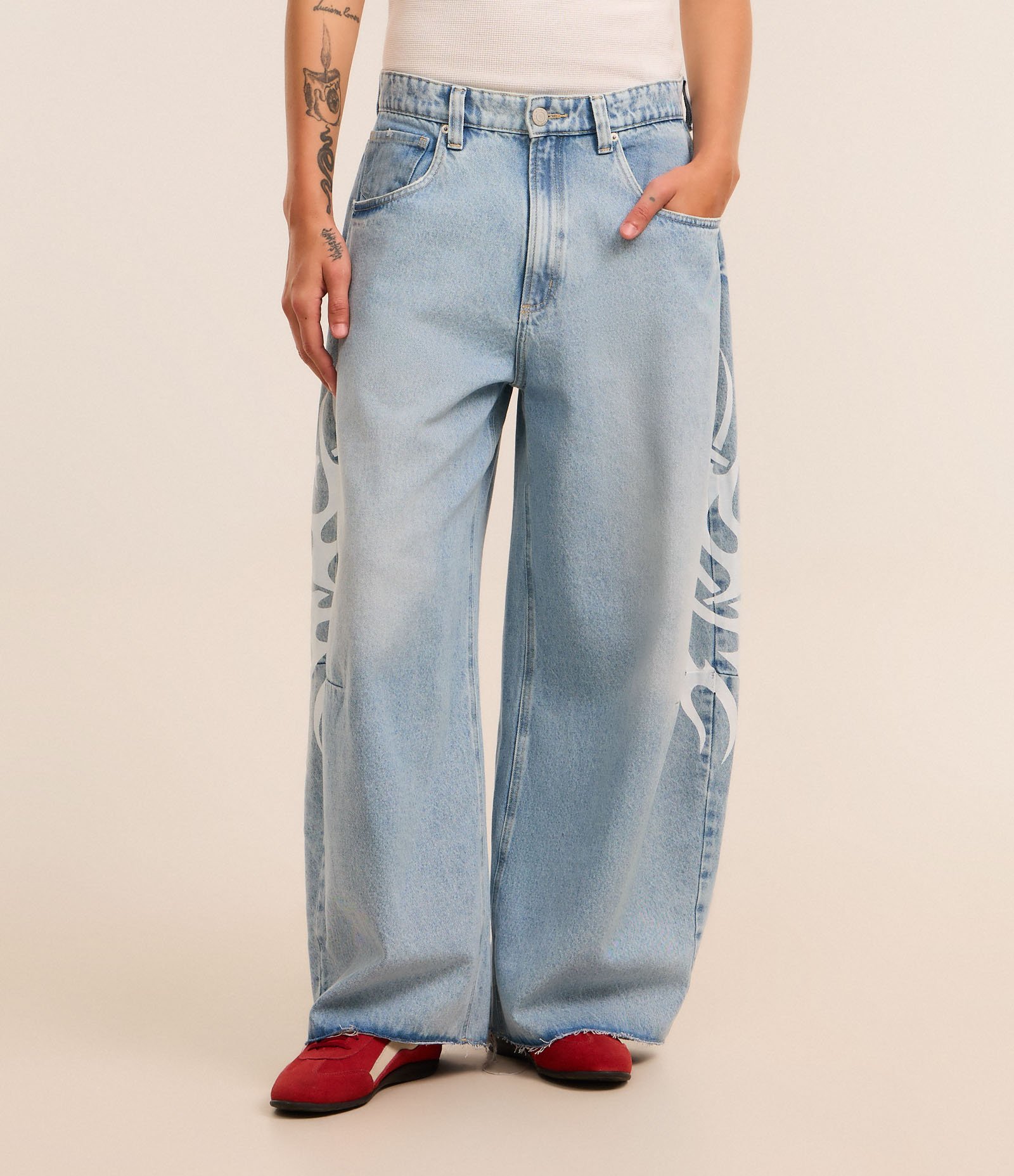 Calça Barrel em Jeans com Estampa Estilo Maori Azul 2
