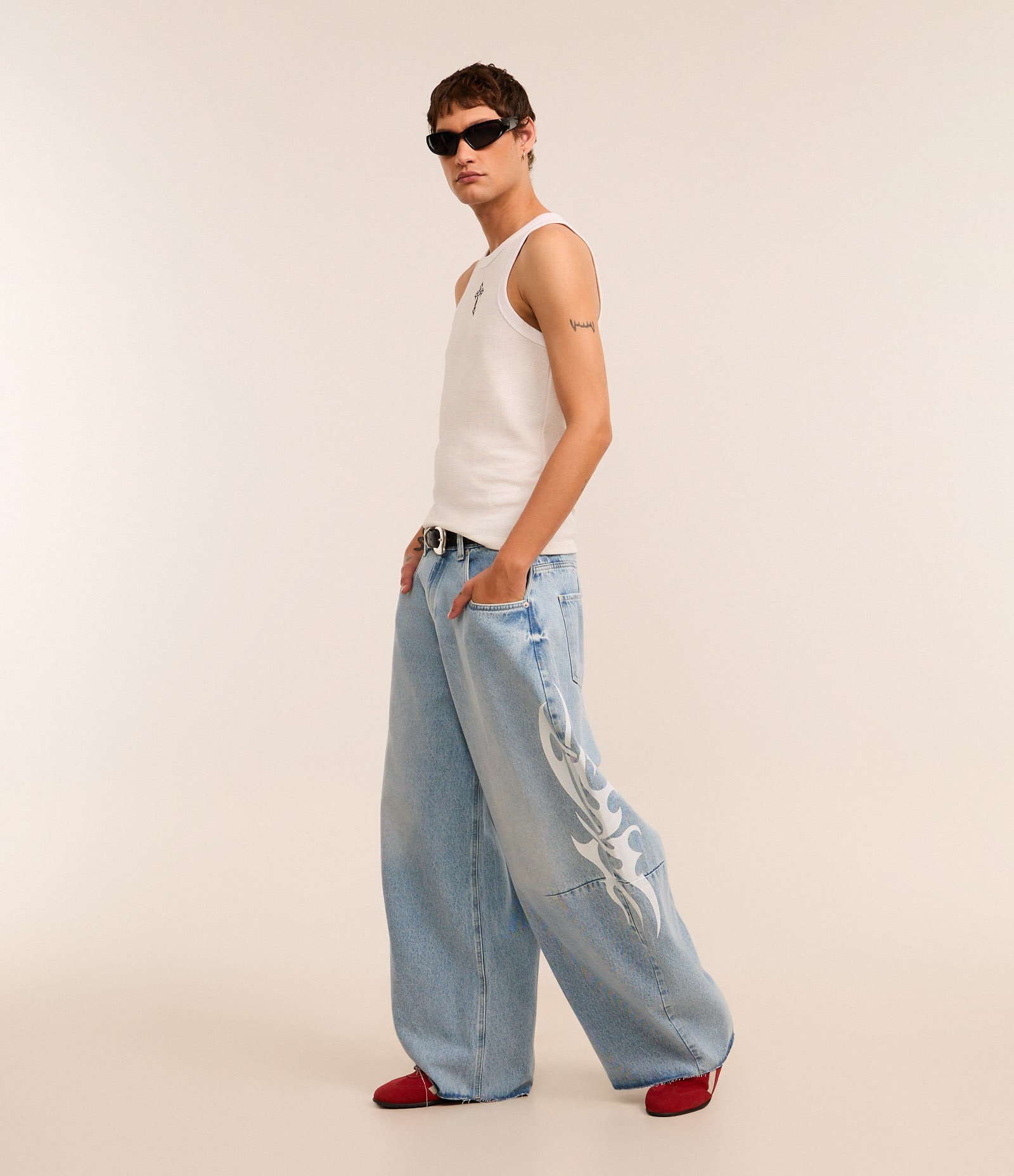 Calça Barrel em Jeans com Estampa Estilo Maori Azul 4