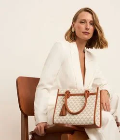 Bolsa Satchel Média com Tássel e Estampa Triangular