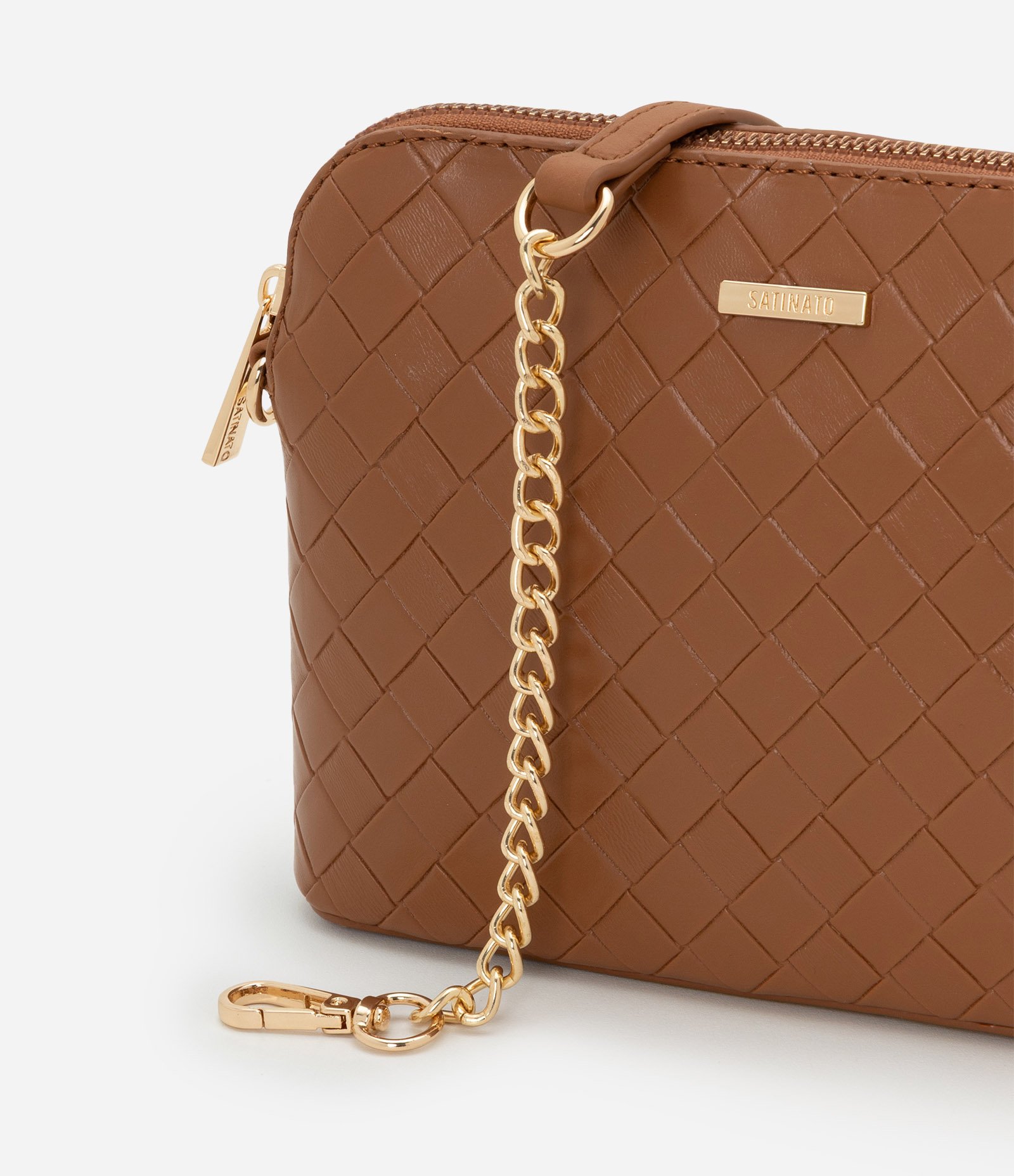 Bolsa Transversal Pequena com Efeito Tressê e Alça de Corrente Marrom 9