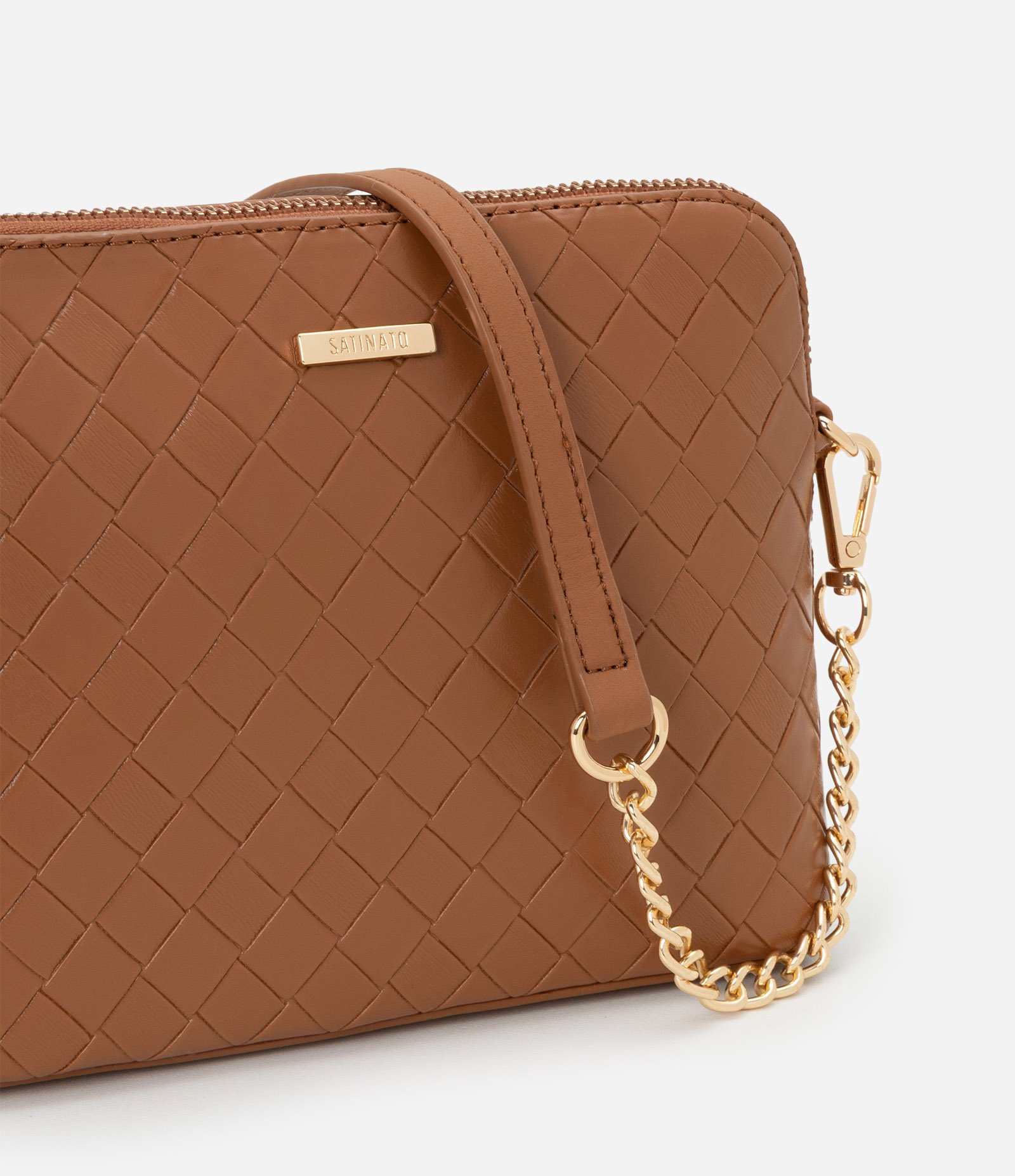 Bolsa Transversal Pequena com Efeito Tressê e Alça de Corrente Marrom 6