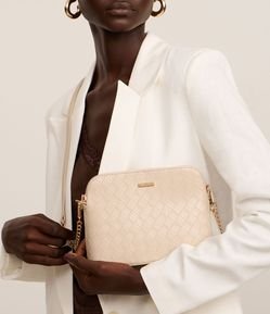 Bolsa Transversal Pequena com Efeito Tressê e Alça de Corrente