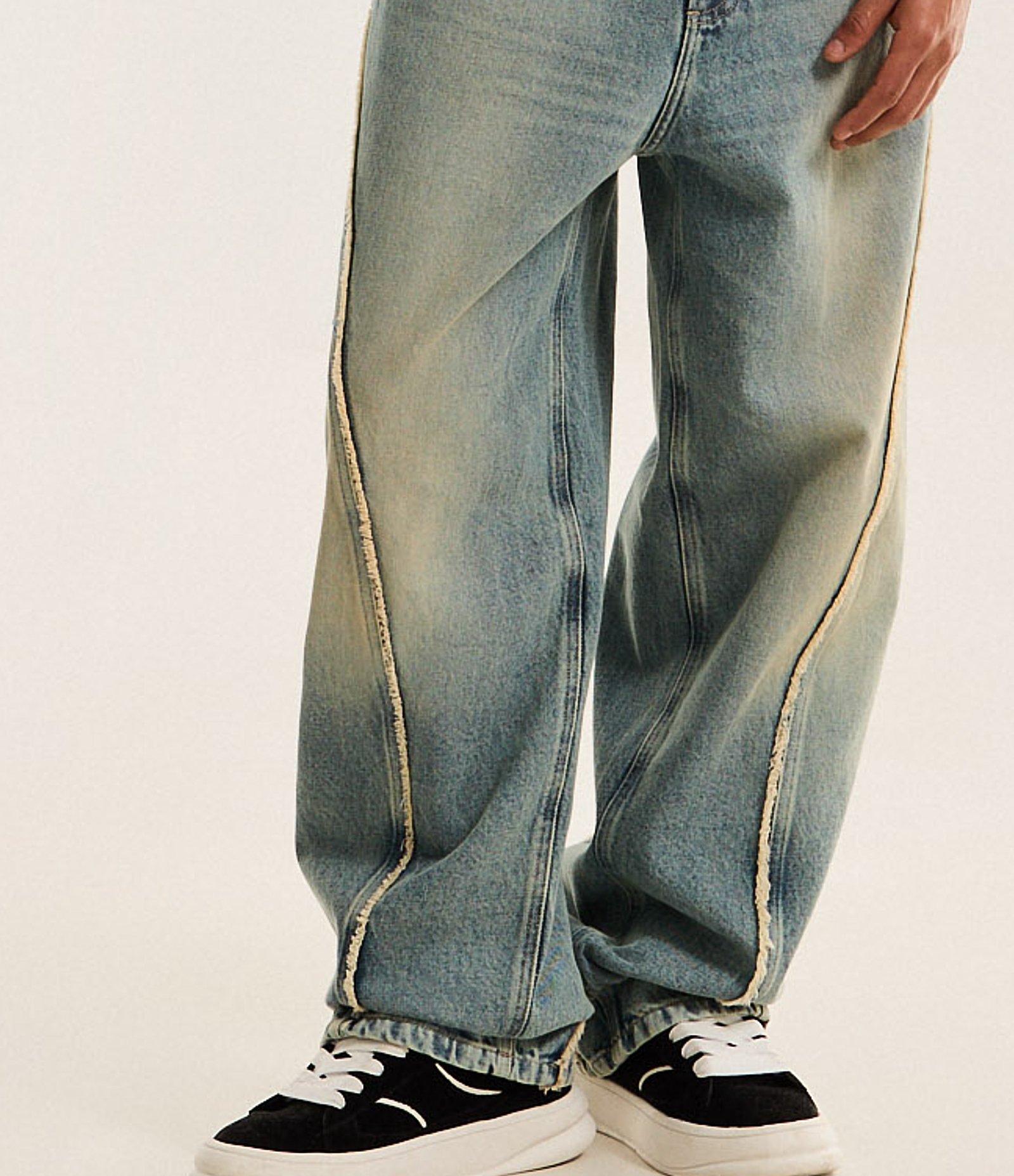 Calça Super Baggy em Jeans com Detalhes Desfiados Azul 3