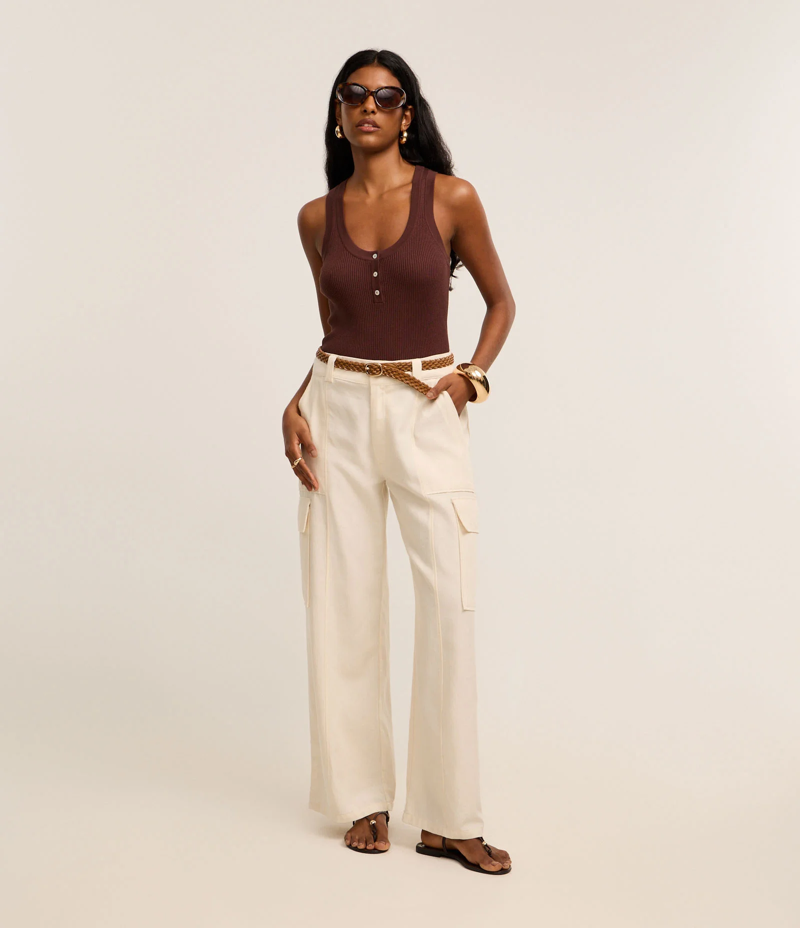 Blusa Básica Canelada em Tricô com Decote U Marrom 2