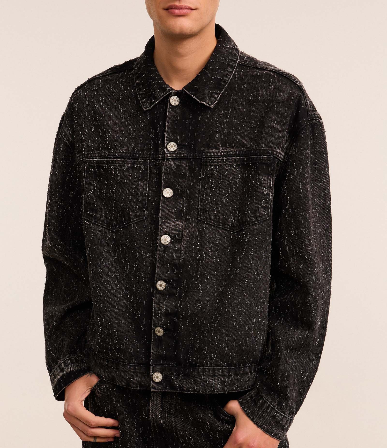 Jaqueta Boxy em Jeans com Bolsos e Puídos Preto 4