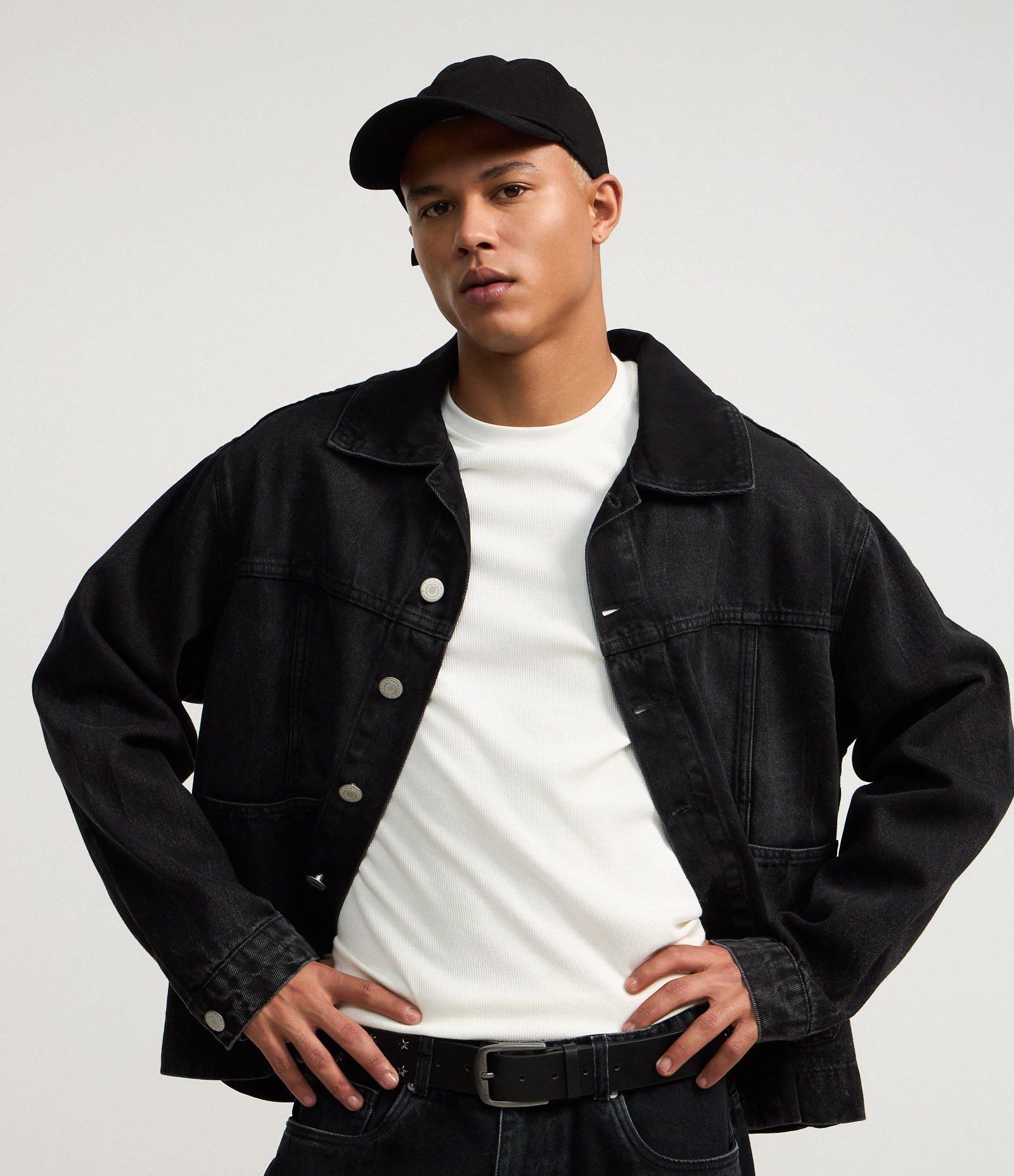Jaqueta Boxy em Jeans Estonada Preto 3