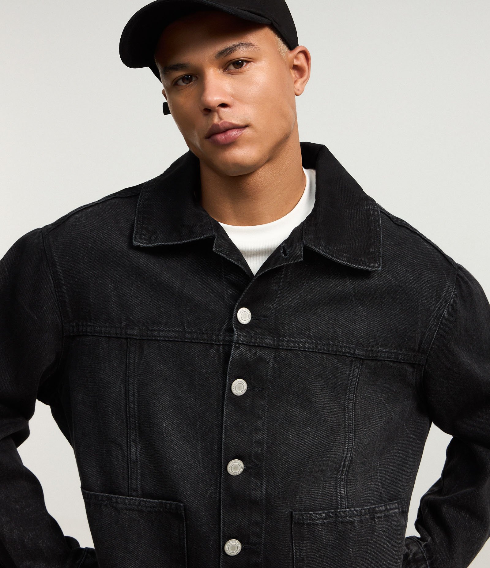 Jaqueta Boxy em Jeans Estonada Preto 6