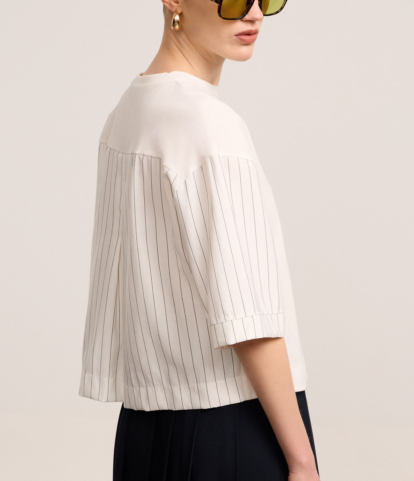 Camiseta Boxy em Algodão com Listras na Manga e Costas Bege 3