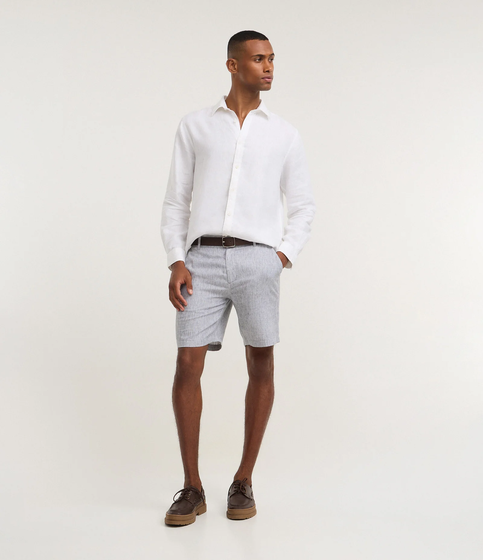 Bermuda Slim Texturizada em Linho com Algodão Cinza Médio 2