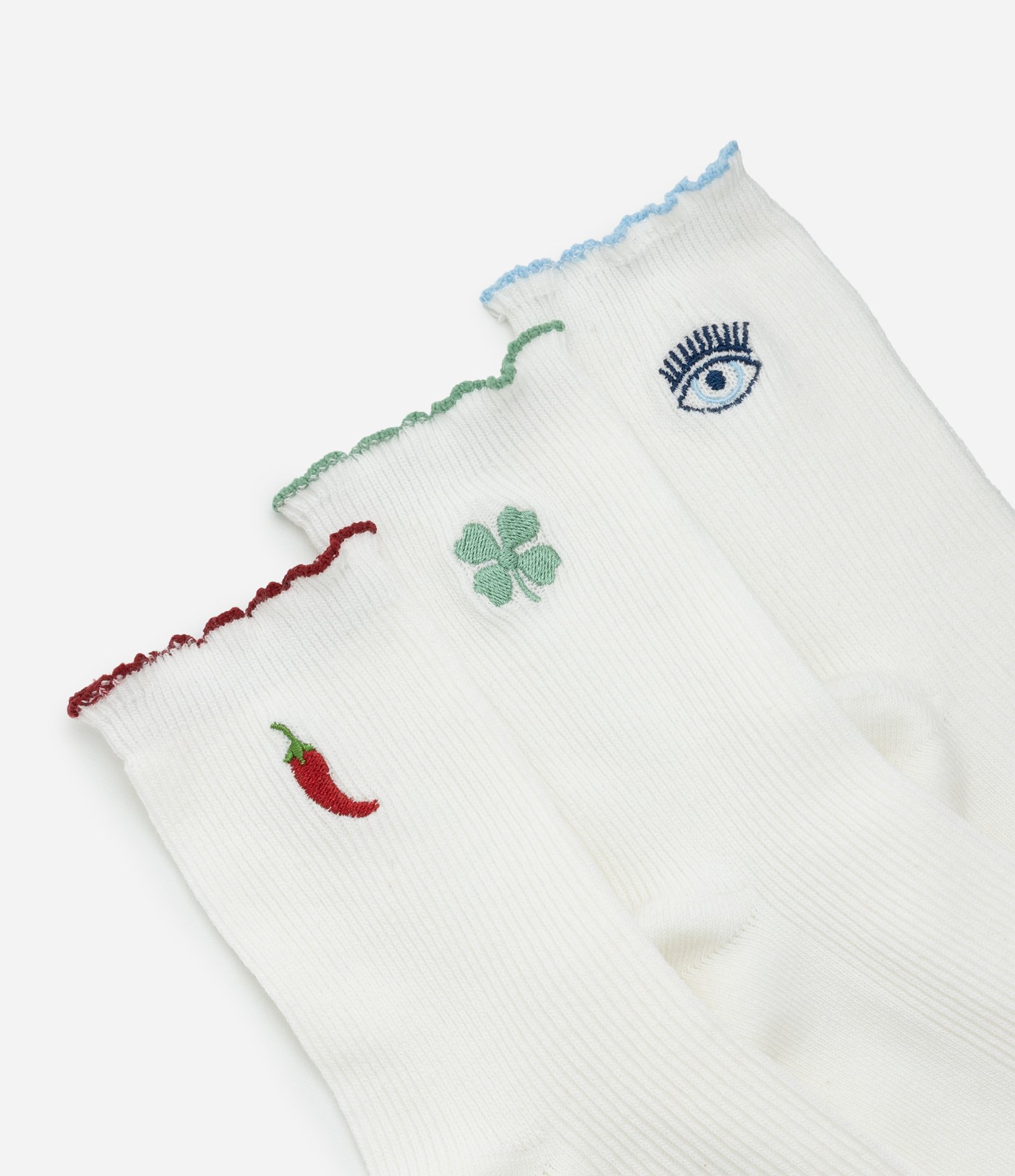 Kit 03 Meia Cano Alto em Algodão com Frufru e Bordado de Amuletos Branco 4