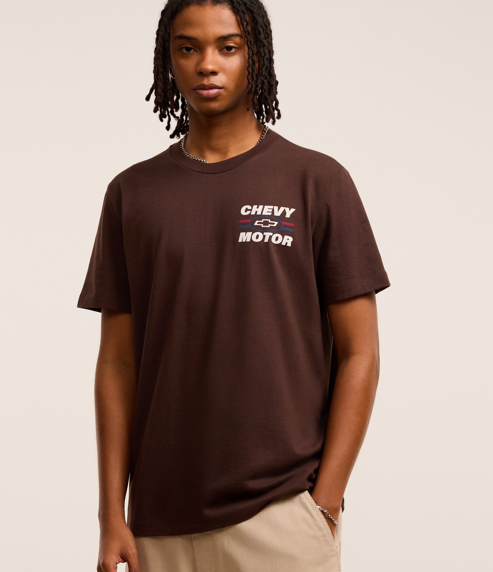 Camiseta Comfort em Algodão com Estampa Lettering Chevrolet Marrom 1