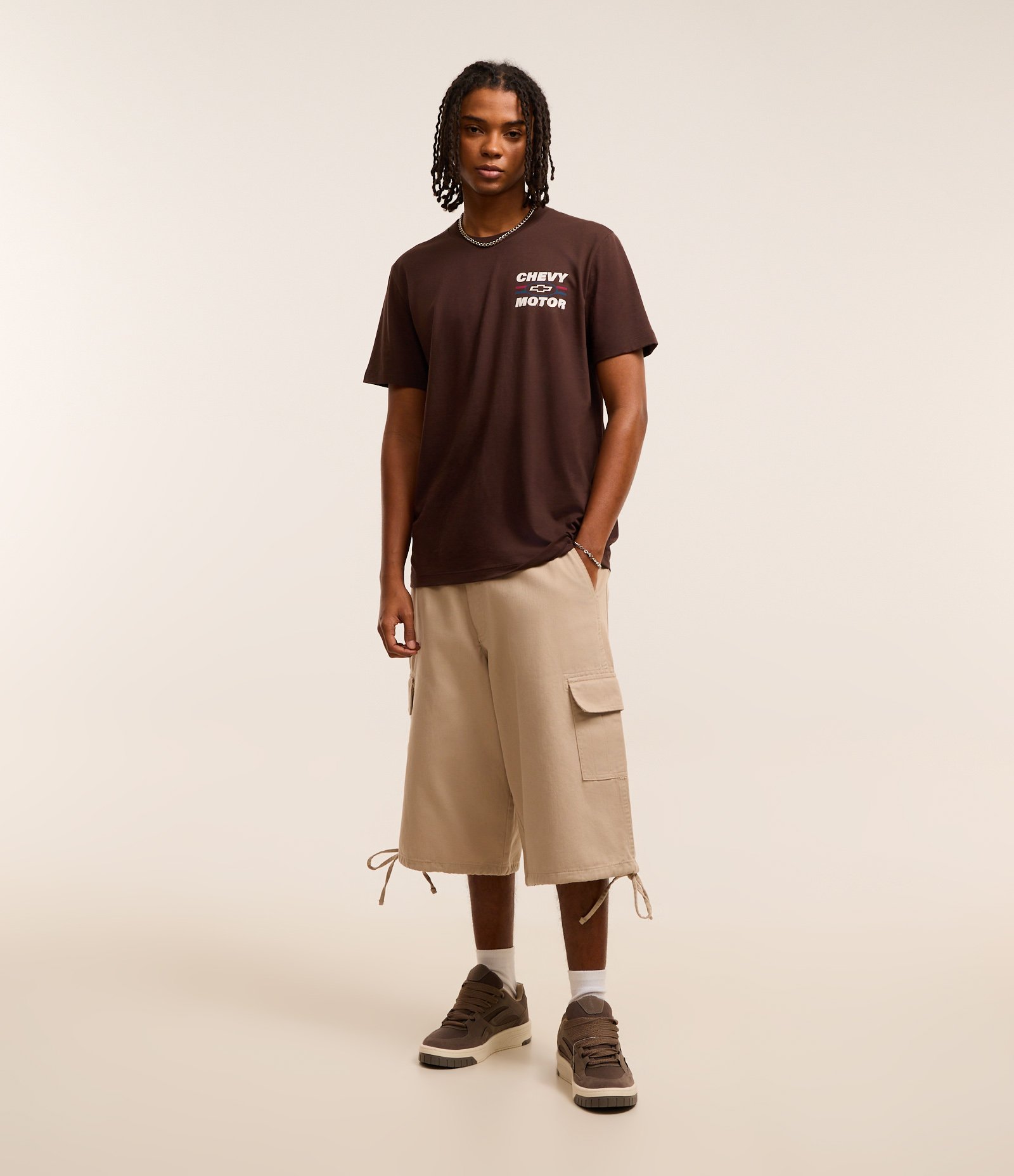Camiseta Comfort em Algodão com Estampa Lettering Chevrolet Marrom 2