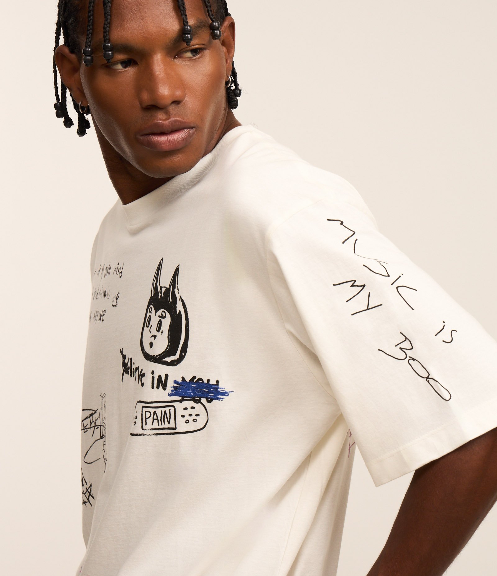 Camiseta Boxy em Algodão com Estampa de Desenho Off White 4