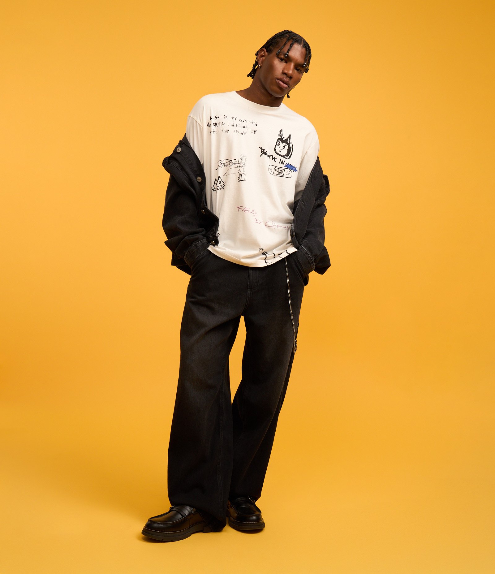 Camiseta Boxy em Algodão com Estampa de Desenho Off White 5