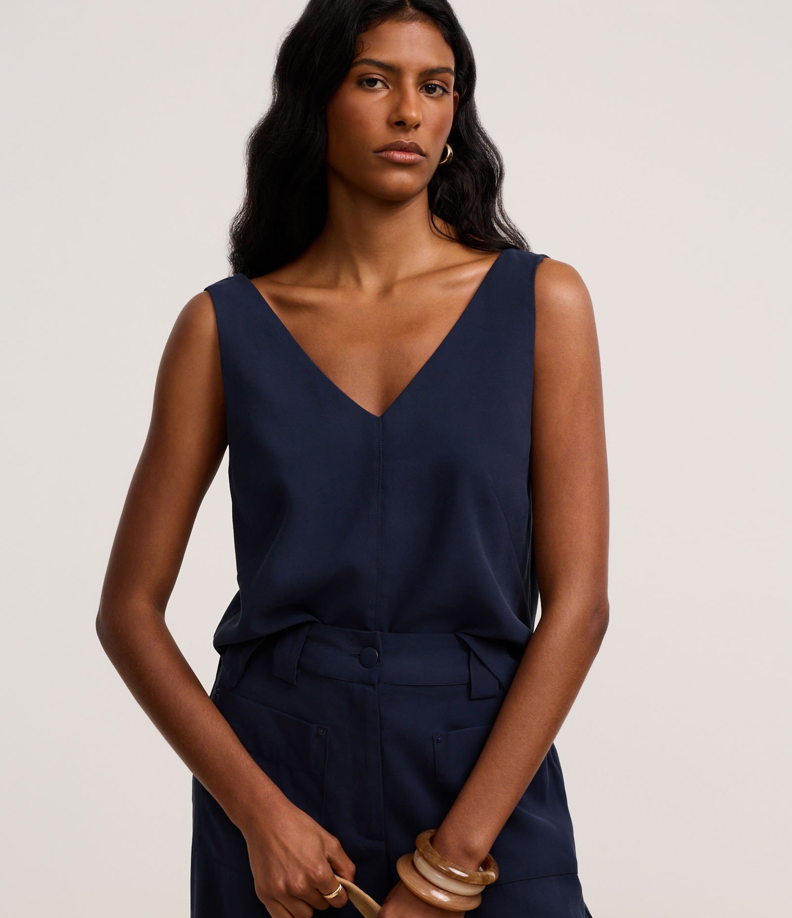 Blusa em Viscose com Decote V e Efeito Sarjado Azul 1