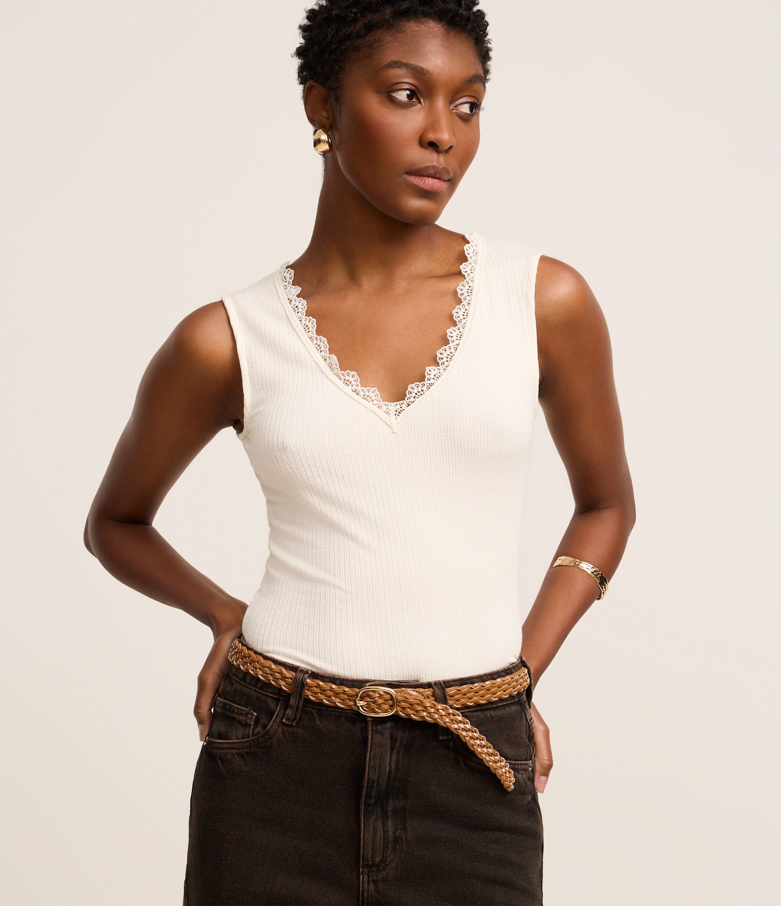 Blusa Canelada em Ribana com Renda no Decote Off White 1