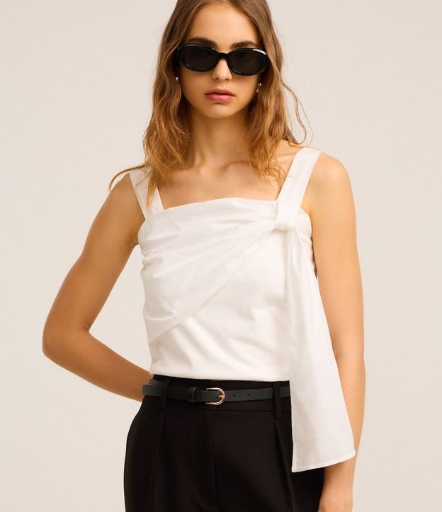 Blusa sem Manga com Sobreposição e Laço Lateral