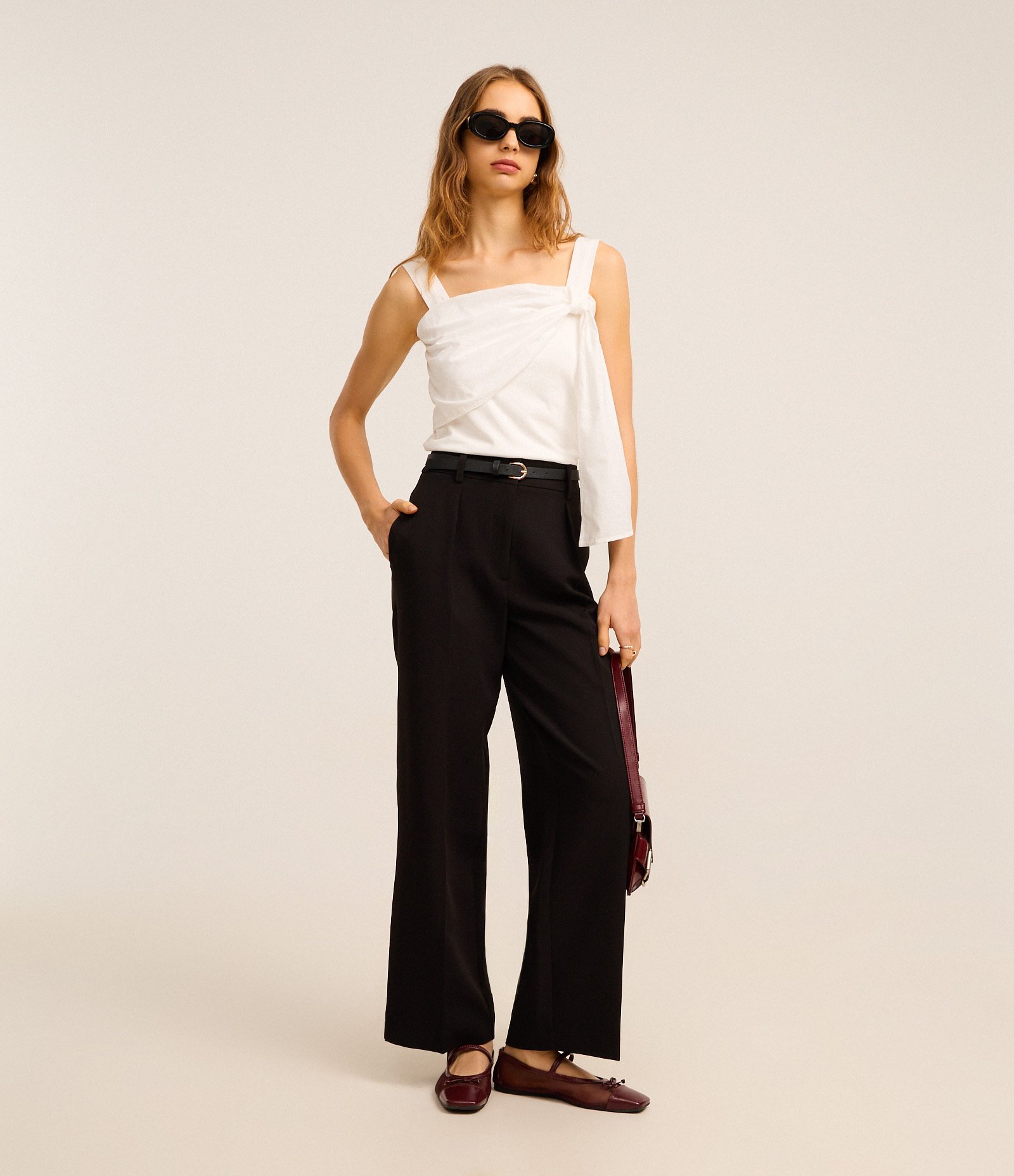 Blusa com Sobreposição e Laço Lateral Branco 2