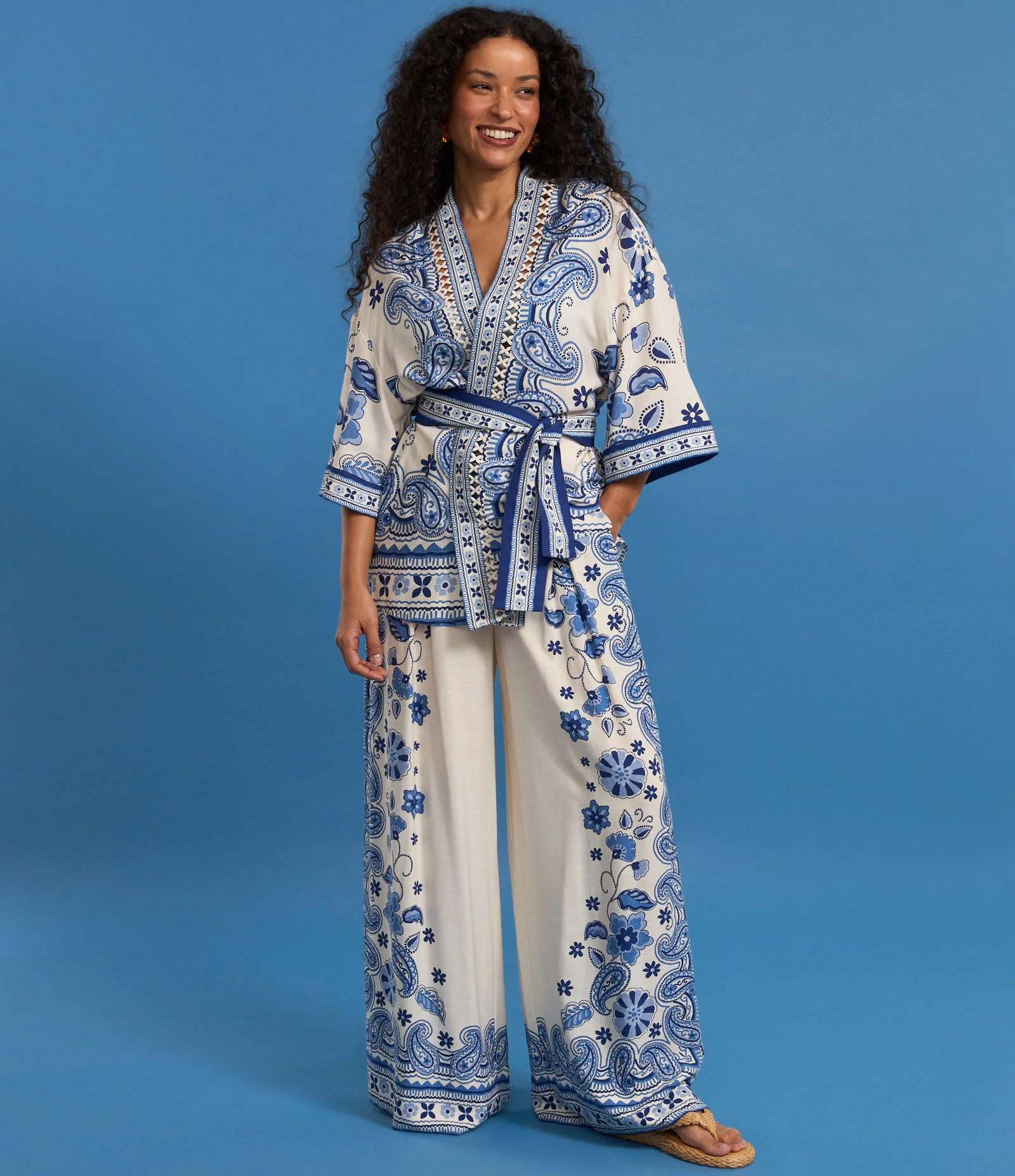 Calça Wide Leg com Estampa Arabescos Bege 6