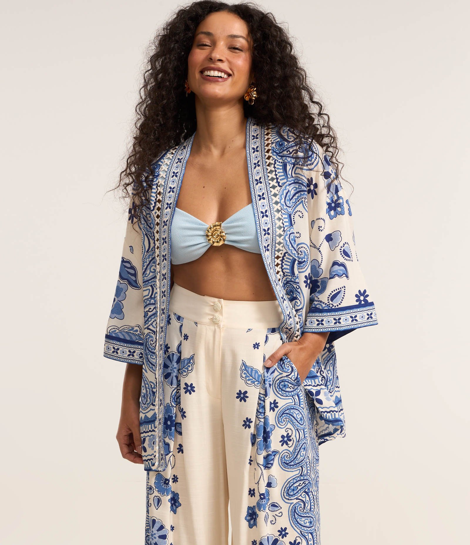 Calça Wide Leg com Estampa Arabescos Bege 3