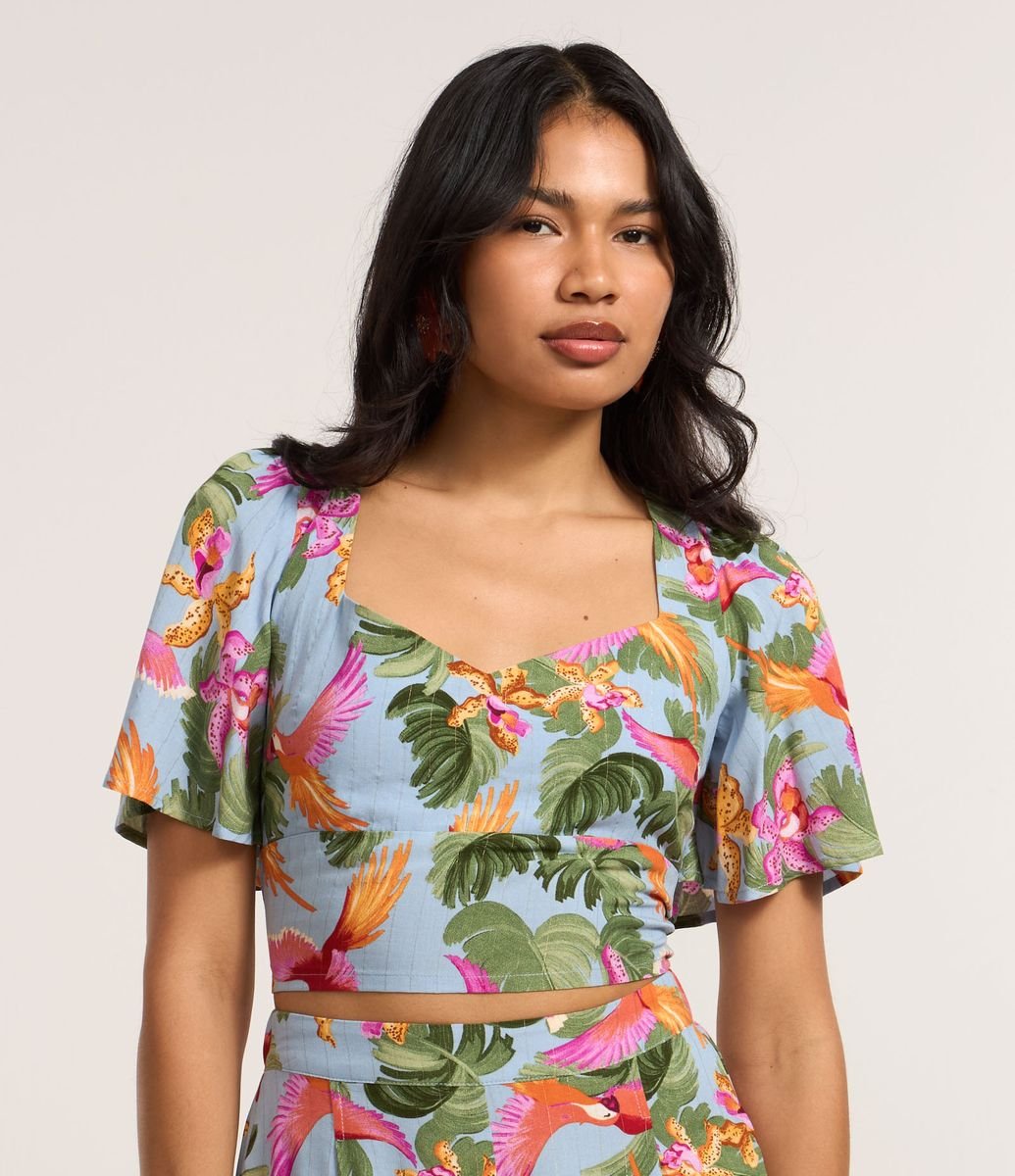 Blusa Cropped em Chalis com Estampa de Tropical Azul
