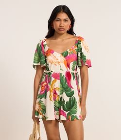 Macaquinho em Viscose com Estampa de Arara e Floral e Puxadinho Lateral