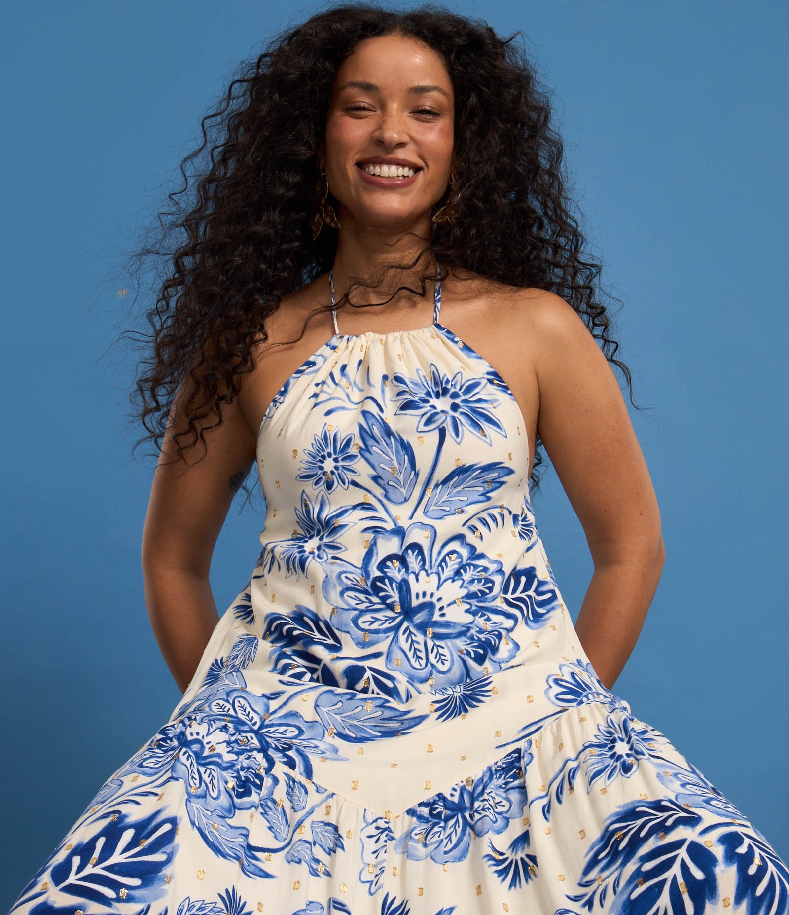 Vestido Long Midi com Gola Halter e Estampa Floral Azul 4