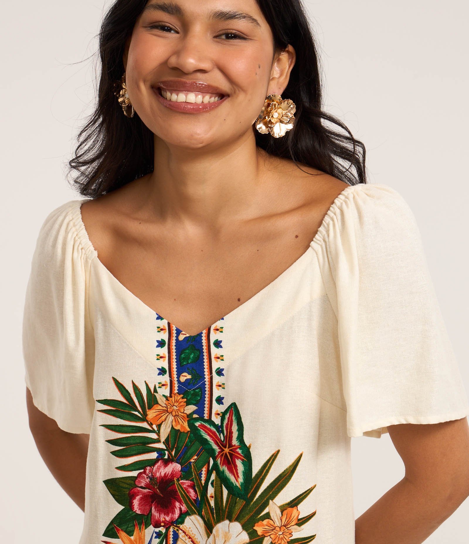 Vestido Evasê Curto em Viscolinho com Estampa Floral Bege 3