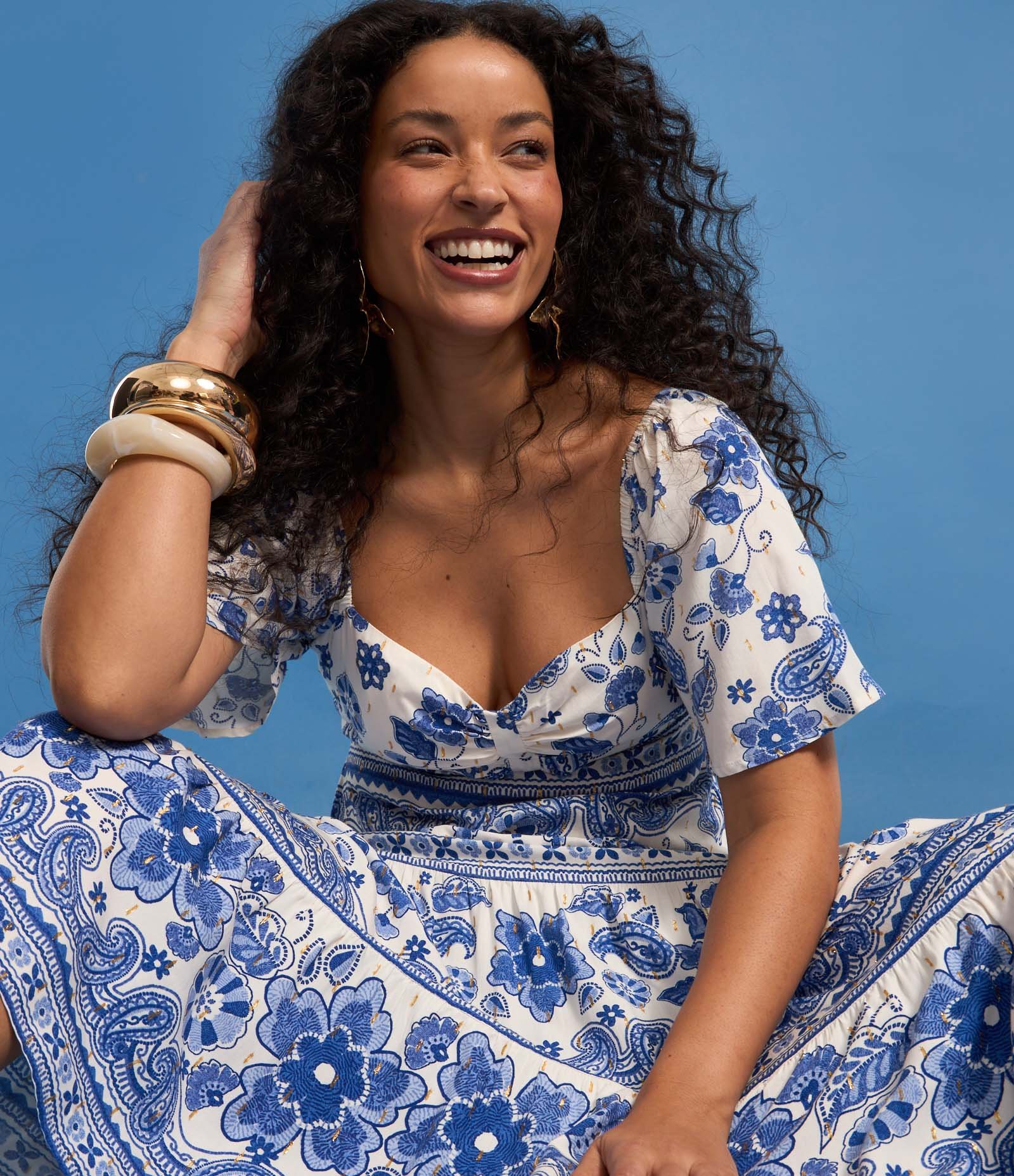 Vestido New Midi em Viscose com Estampa Azulejo e Babados Off White/Azul 7