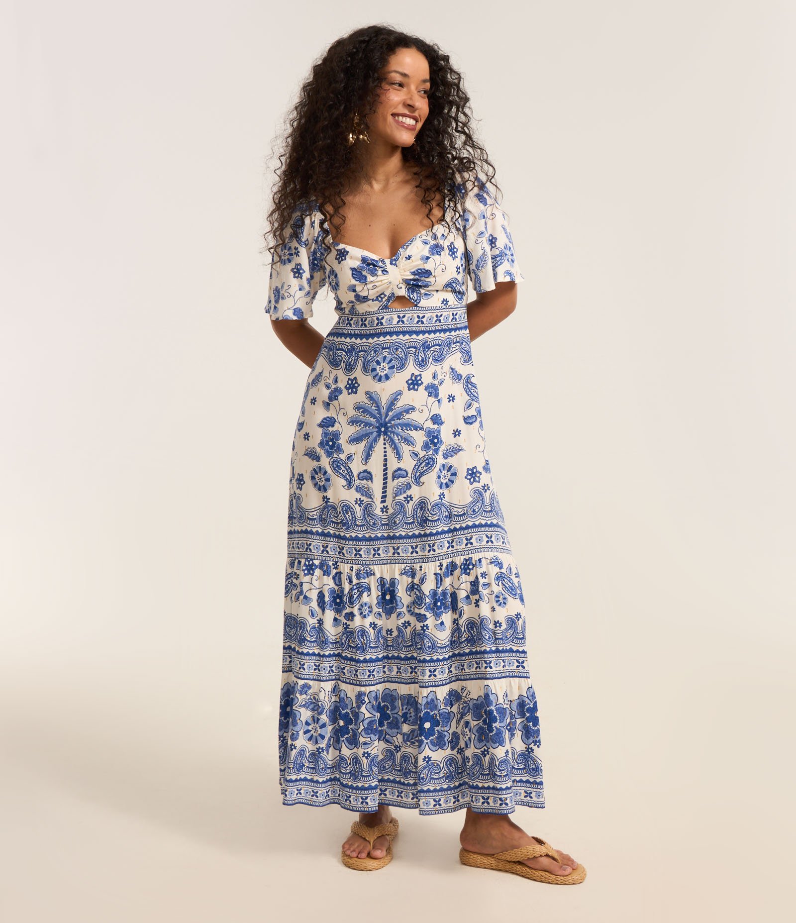 Vestido New Midi em Viscose com Estampa Azulejo e Babados Off White/Azul 2