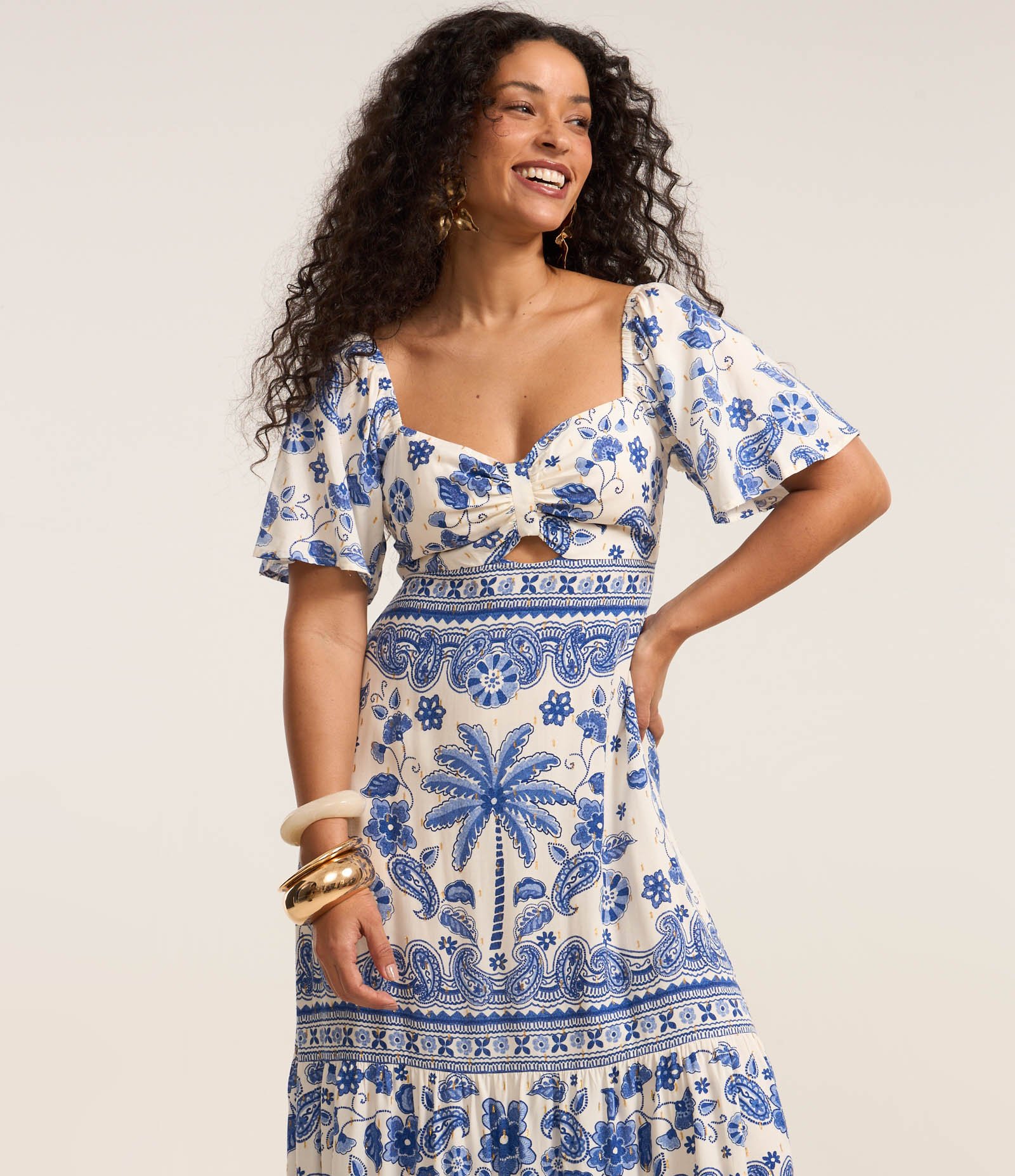 Vestido New Midi em Viscose com Estampa Azulejo e Babados Off White/Azul 3