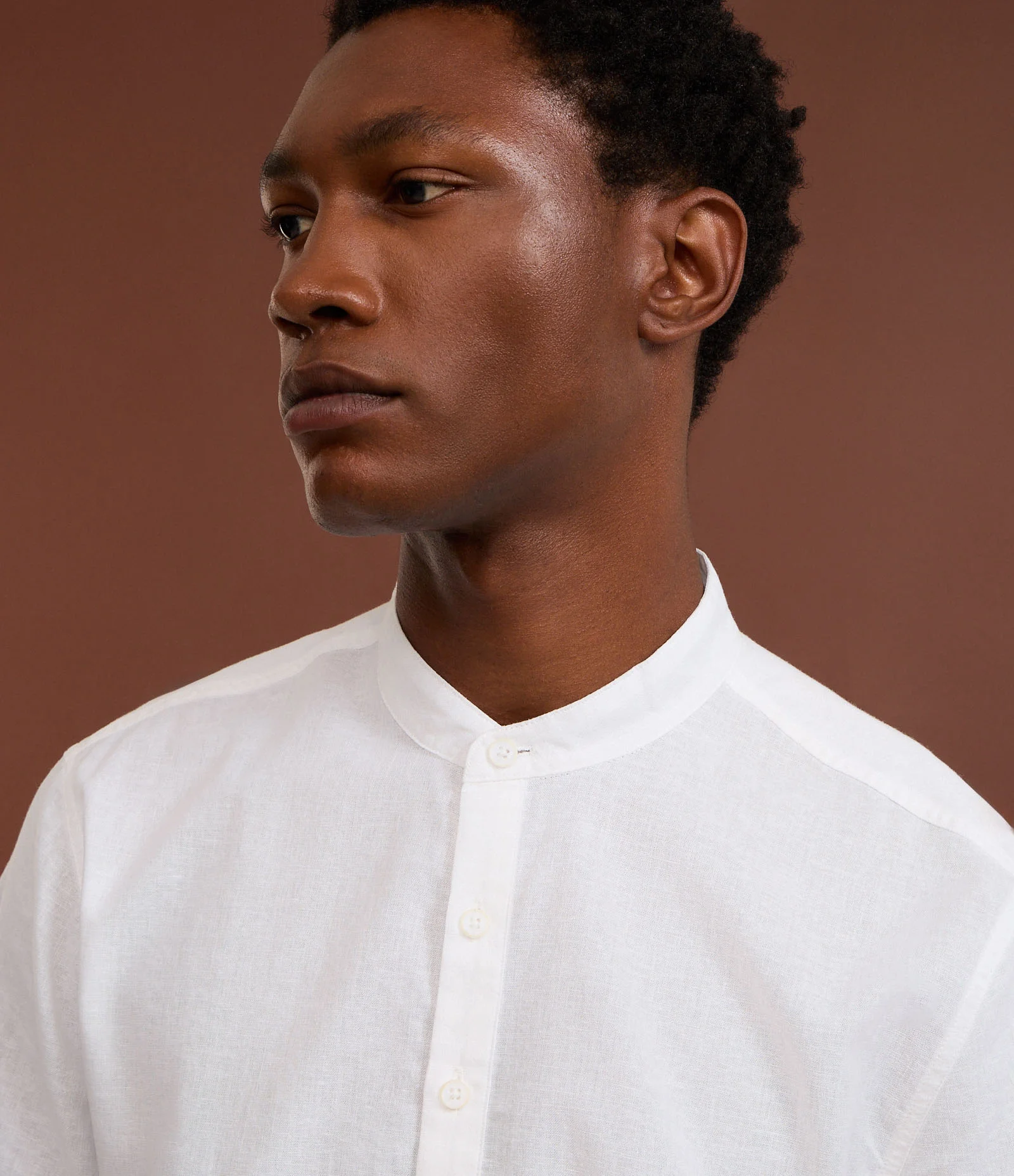 Camisa Bata em Linho com Botões Branco 5