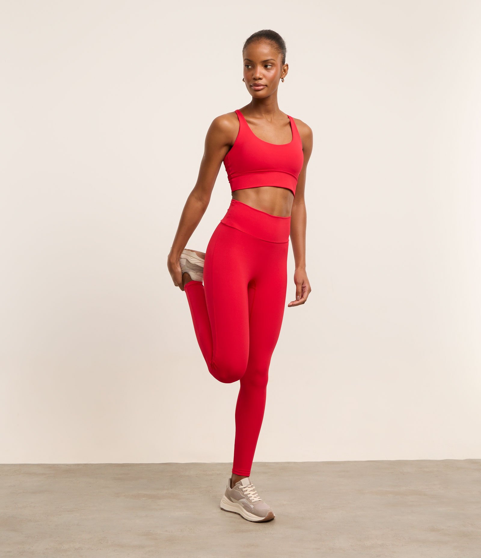 Top Esportivo Alongado com Bojo e Tiras Diferenciadas nas Costas Vermelho 4