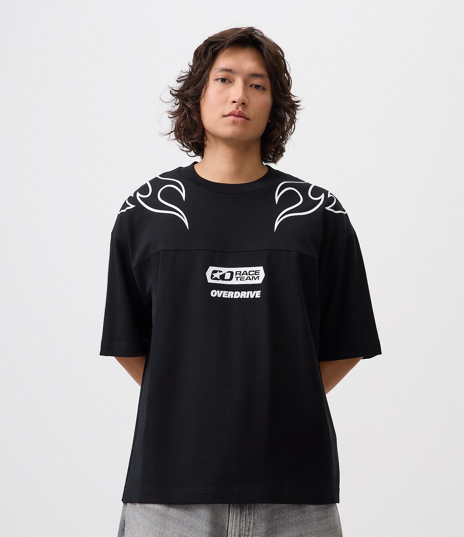 Camiseta Oversized em Malhão com Estampa Lettering e Tribal de Chamas Preto 4