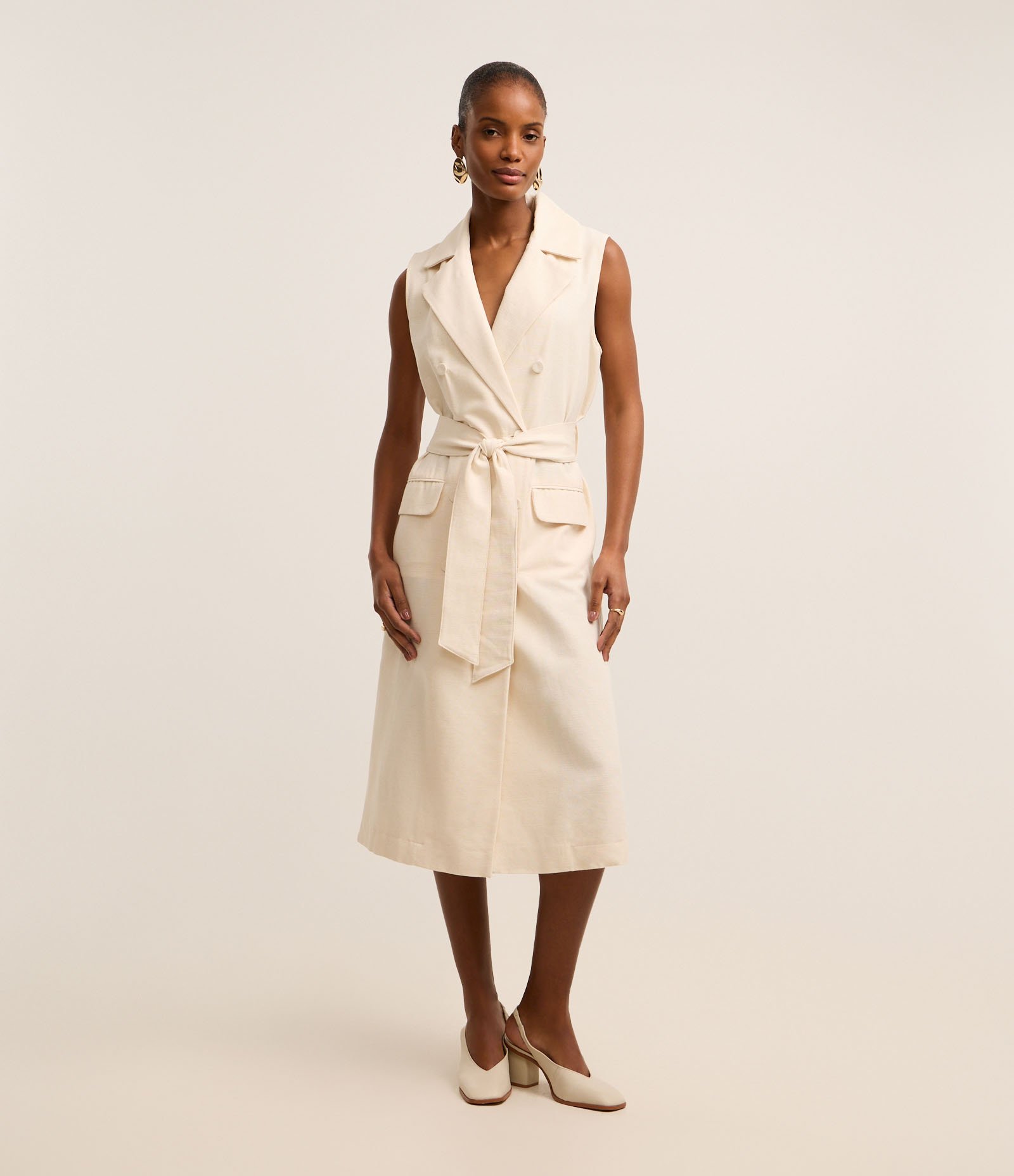 Trench Coat em Sarja Leve com Faixa Amarração e Lapelas Bege 7