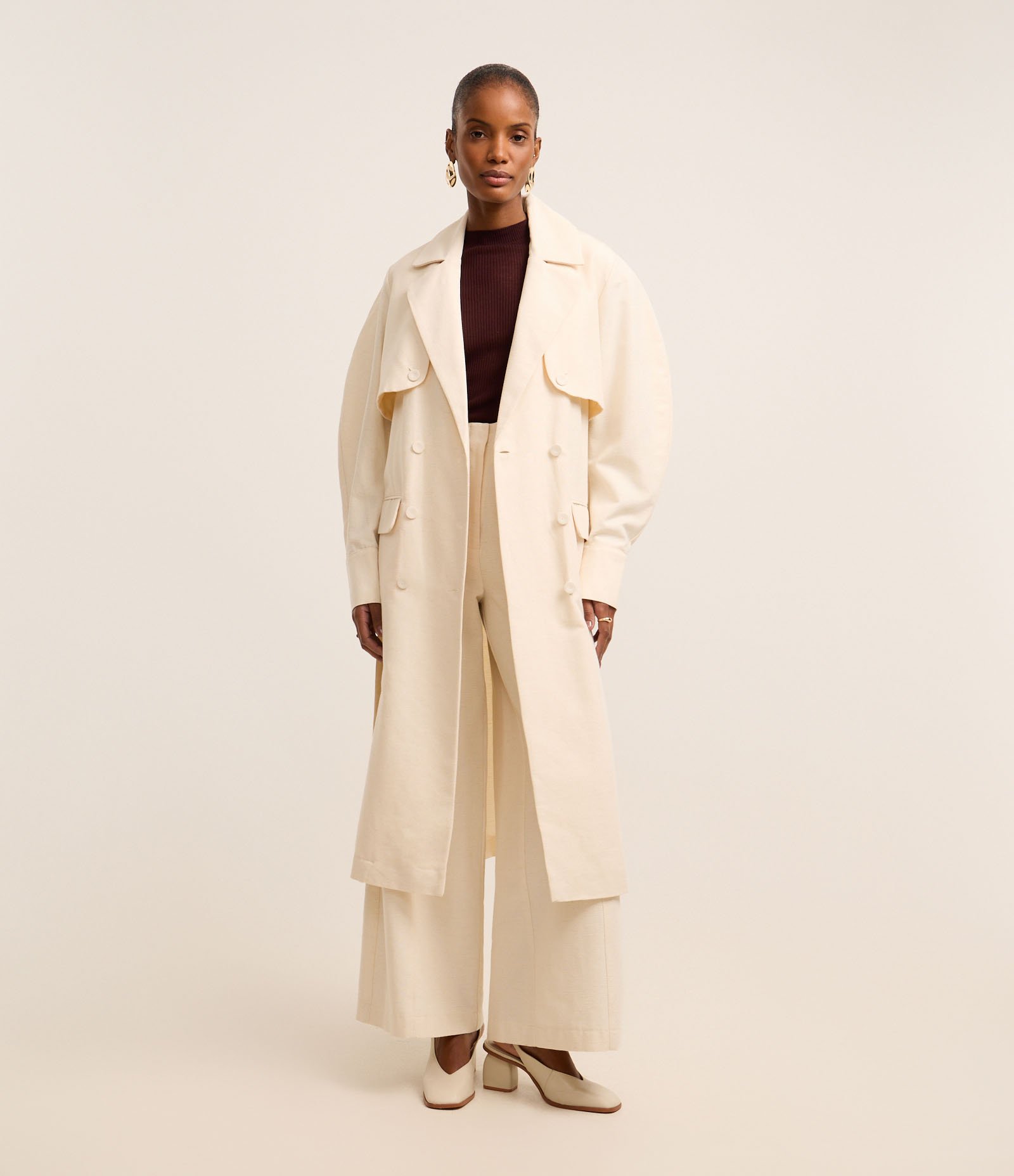 Trench Coat em Sarja Leve com Faixa Amarração e Lapelas Bege 9