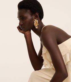 Brinco Médio com Placa Tripla Martelada