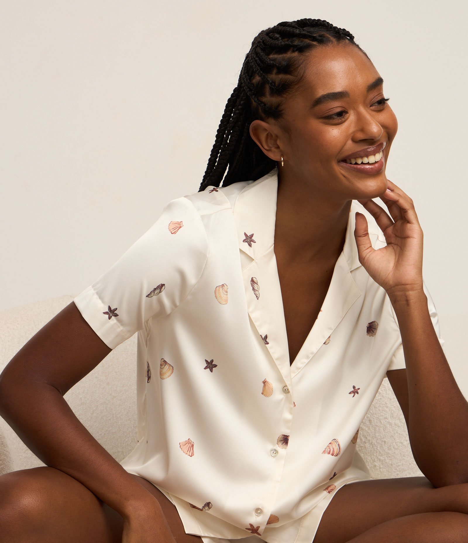 Pijama Short Doll Americano em Cetim com Estampa de Conchinhas Branco 3