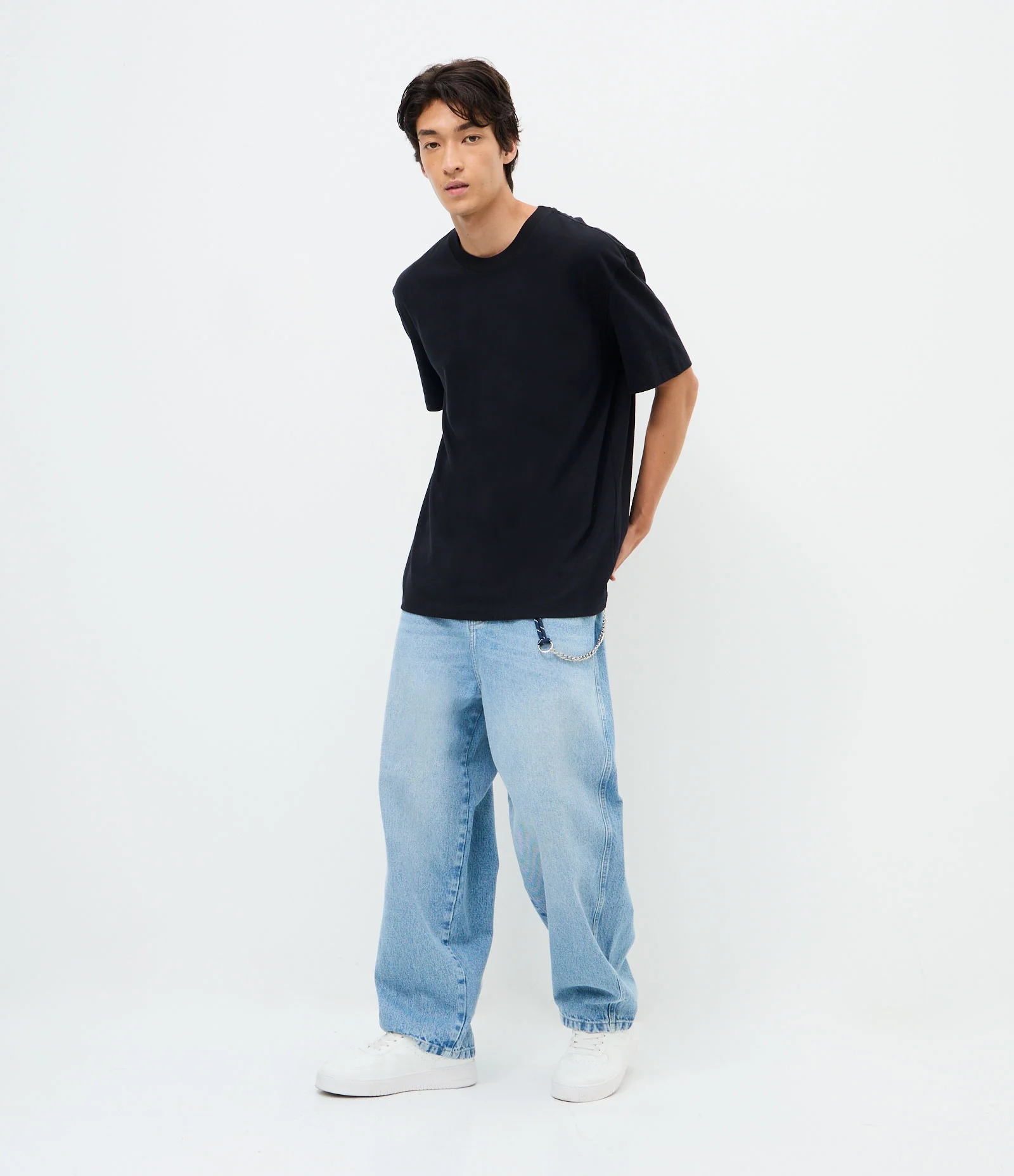 Camiseta Relaxed Básica em Malhão Preto 2