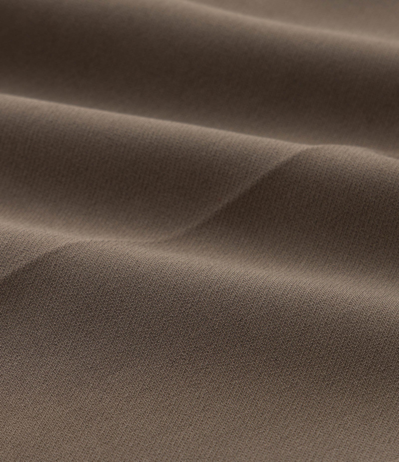 Calça Pantalona com Corte Alfaiatado e Pregas Marrom Urbano 3