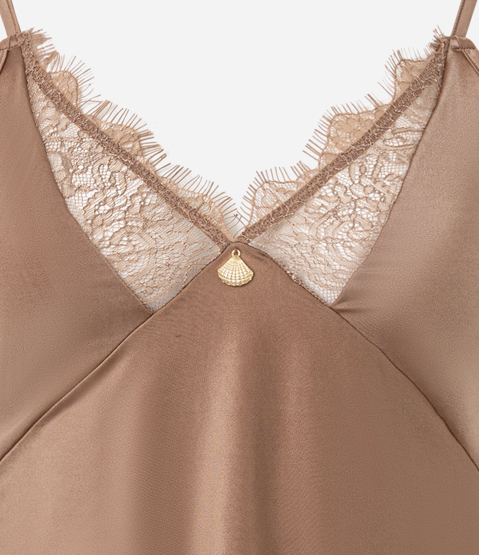 Pijama Short Doll em Microfibra Acetinada com Detalhe de Renda Bege 6