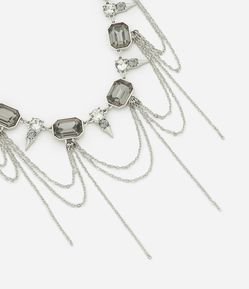 Colar Curto de Chatons e Spikes com Correntes Pendentes