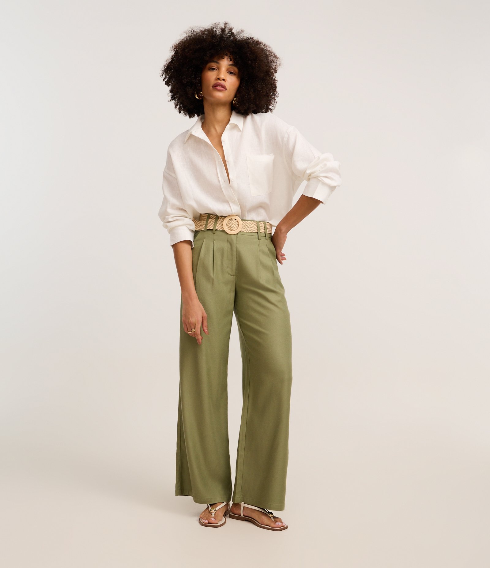 Calça Wide Leg em Viscolinho com Cinto de Ráfia Verde 1