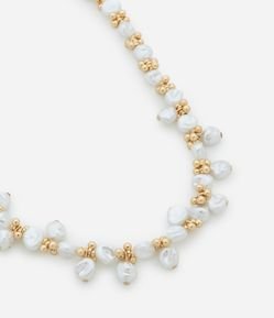 Colar Curto com Esferas e Pérolas Artificiais