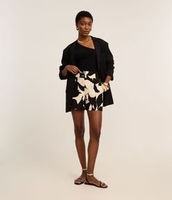 Short Reto Alfaiatado Cintura Alta com Estampa Floral